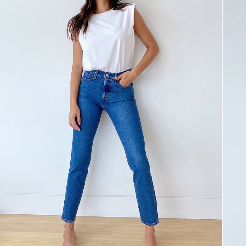 ‼️LEVI’S Wedgie Fit Ankle Jeans‼️